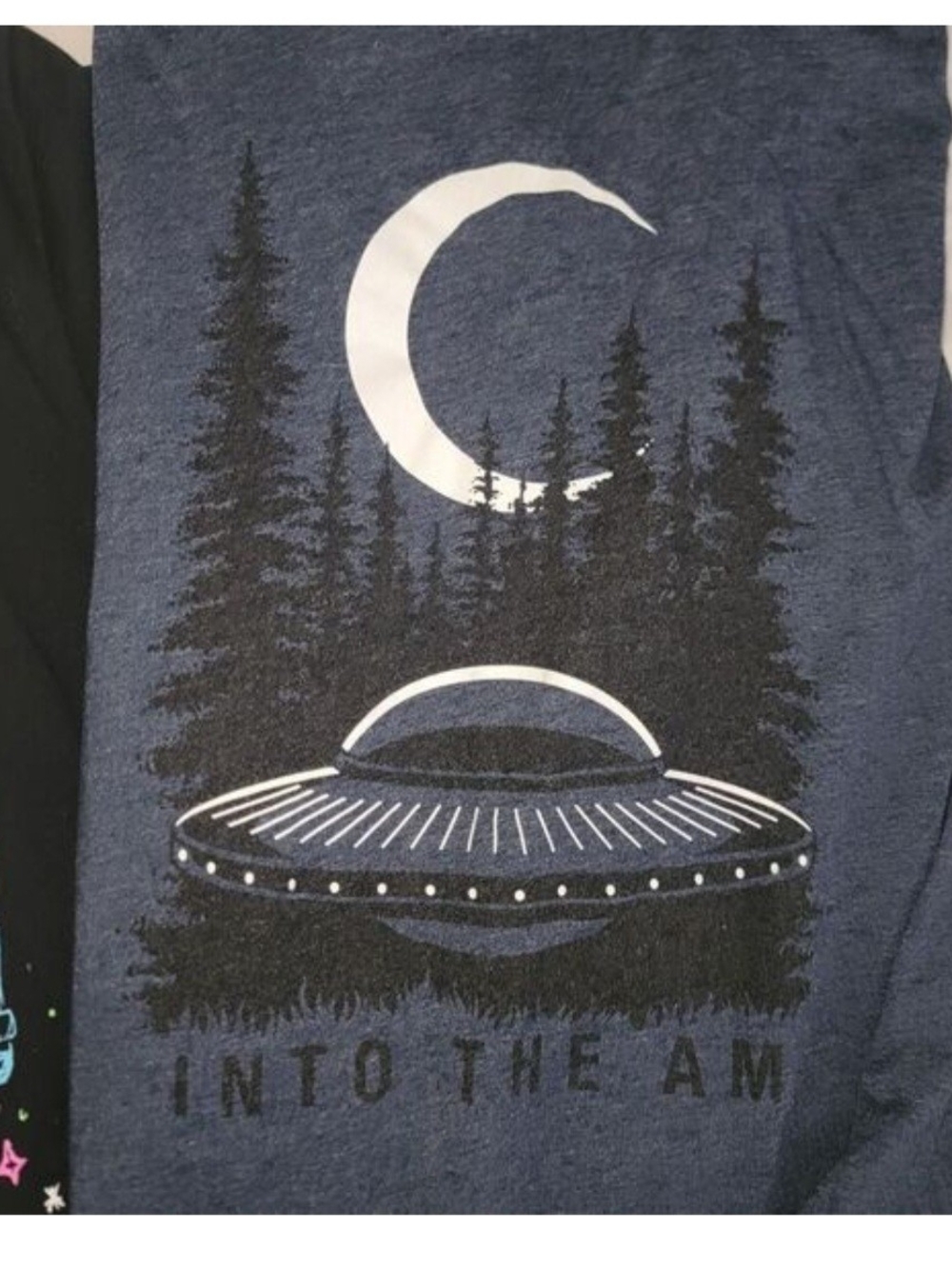 Lot of 2 Men’s Graphic T-Shirts Size Large UFO Wave Yin Yang Tees
